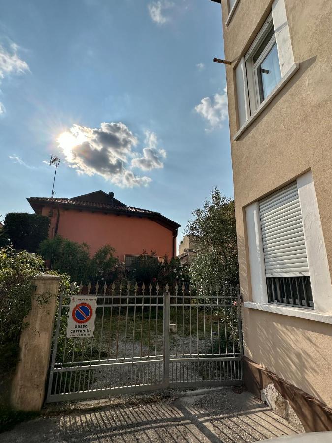 Appartamento Vicino Al Duomo Con Parcheggio Privato Pádua Exterior foto